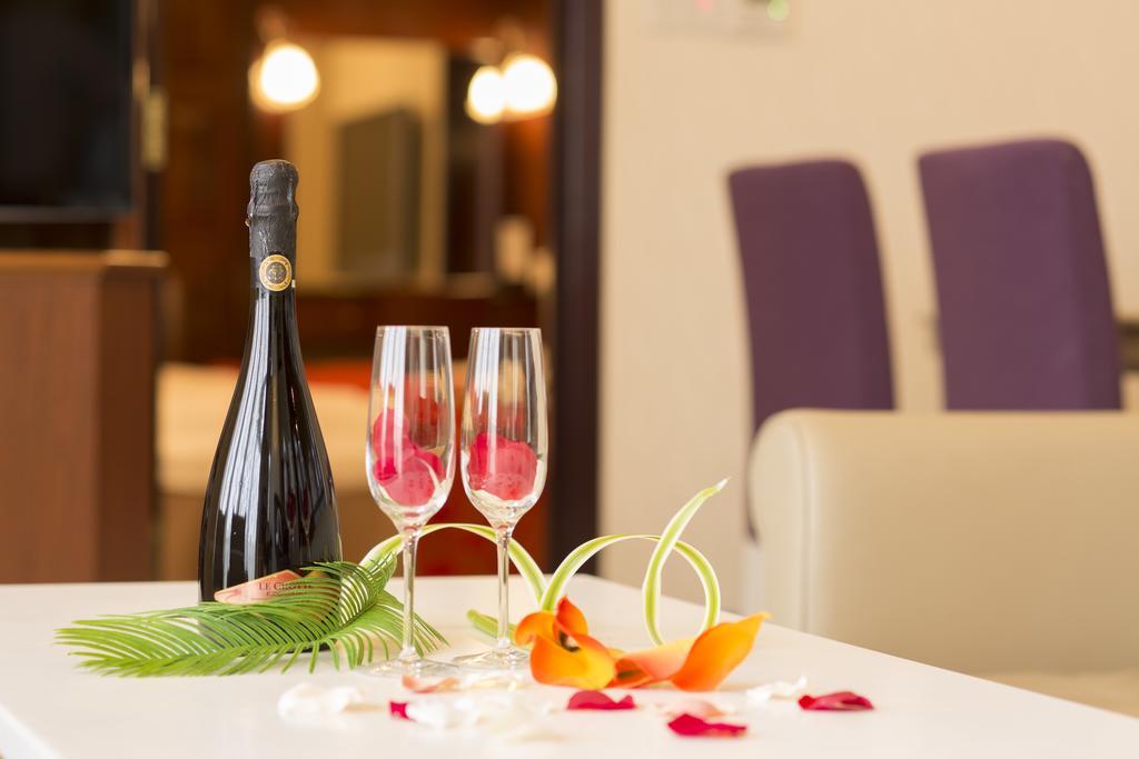 Hotel Alps (Adults Only) Osaka Zewnętrze zdjęcie